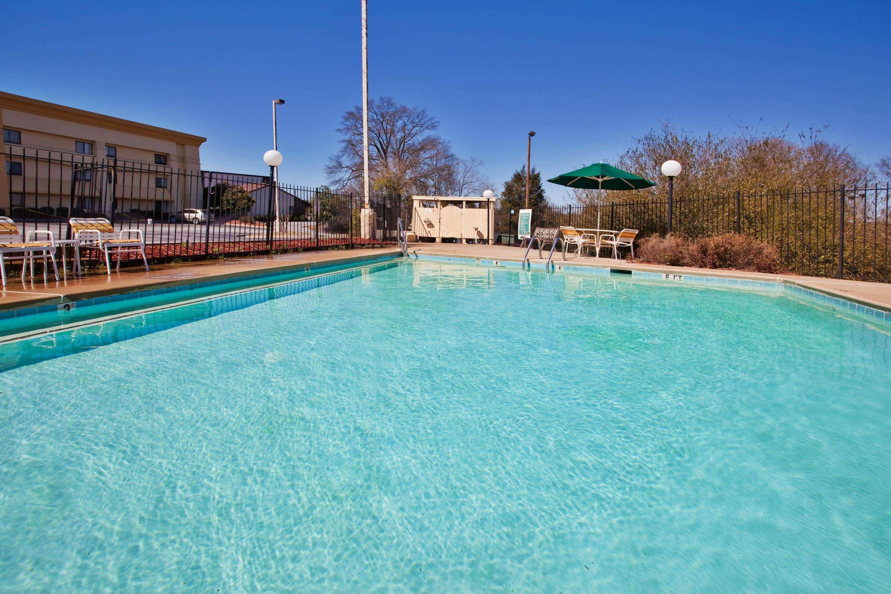 Travelodge By Wyndham Columbus State University Exterior photo